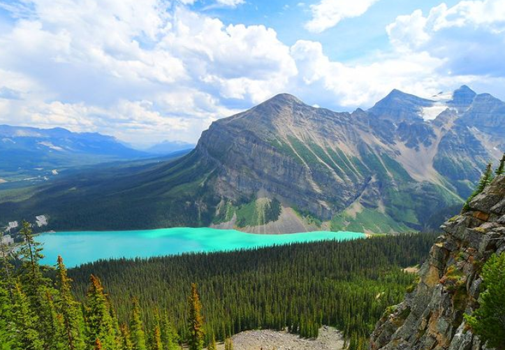 lake-louise-travelbox-global-trip-activity-planner